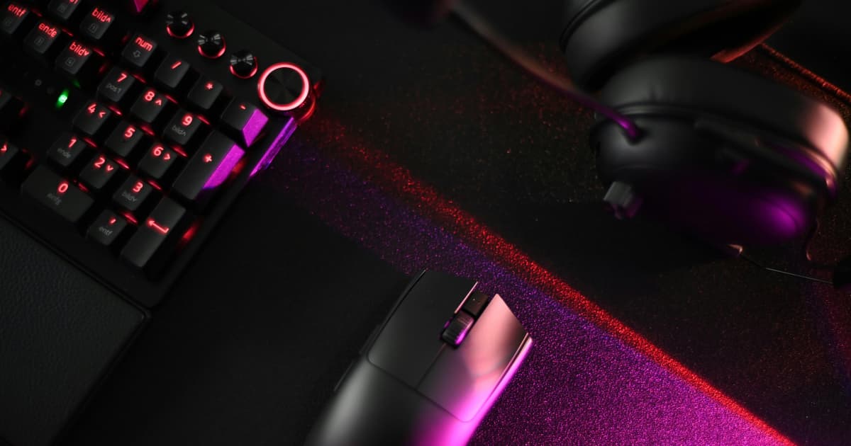 MelGeek Unveils Centauri Series Keyboards with OLED Displays and Magnetic Switch Technology