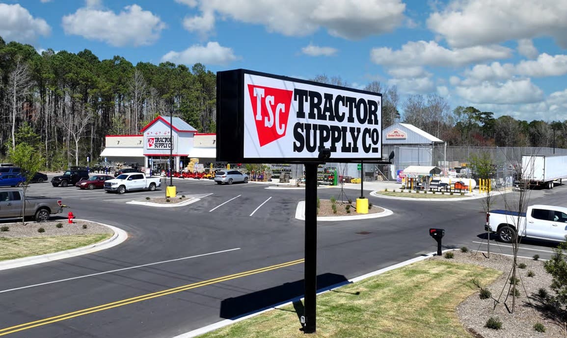 SRS Real Estate Partners Completes $6.98 Million Sale of Tractor Supply Property in North Carolina