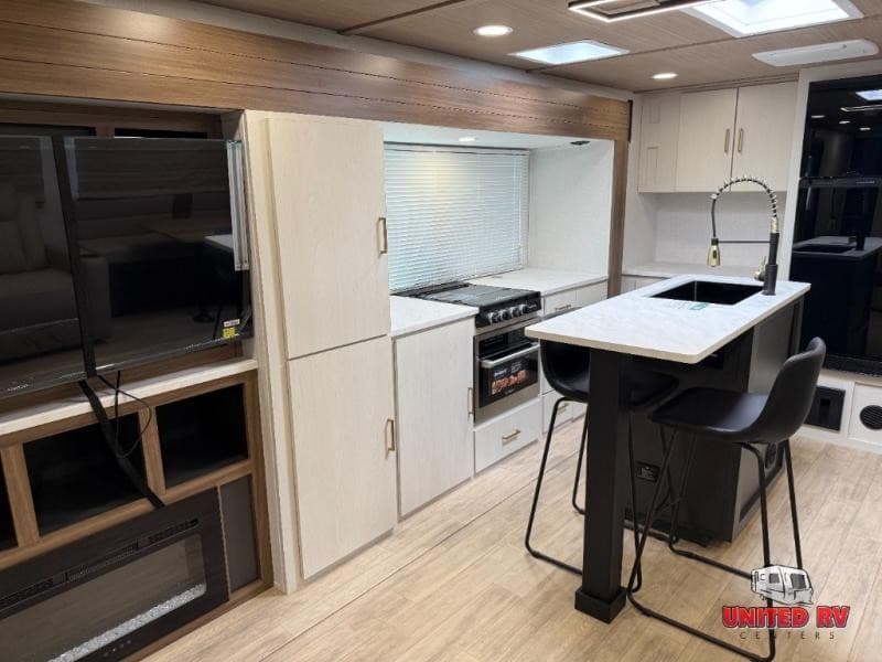 United RV Centers Expands Towable Camper Inventory and Services in Chatsworth
