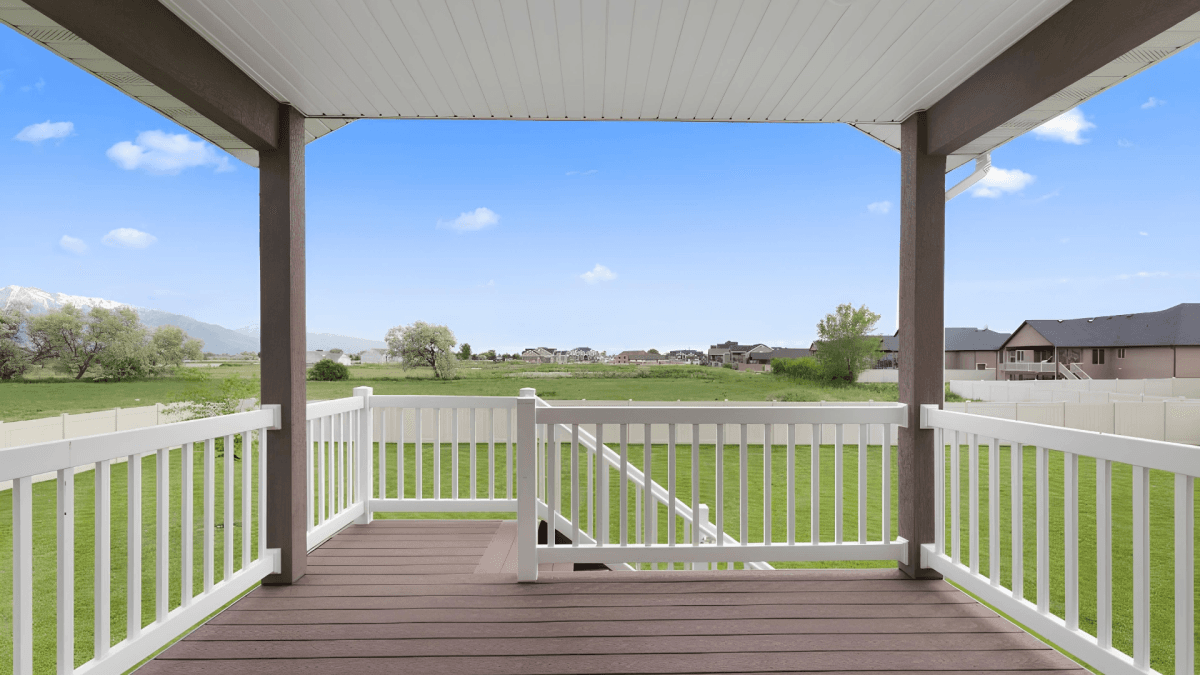 SmartDecks Pioneers Climate-Engineered Deck Construction for Pacific Northwest Homeowners