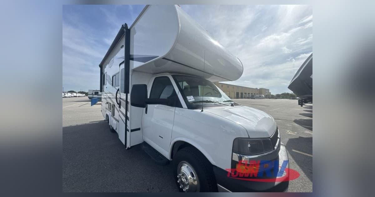 Fun Town RV Oklahoma City Highlights Class C Motorhomes and Travel Trailers for Flexible Family Travel