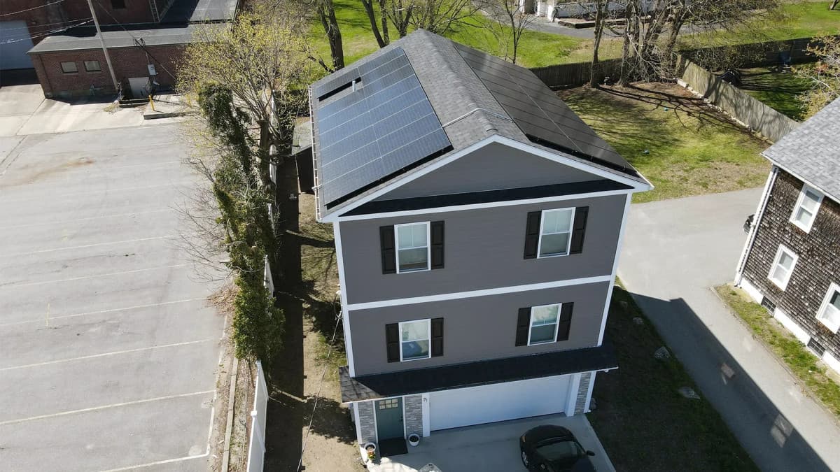 Rhode Island Homeowners Navigate Solar Installation Process with Expert Guidance