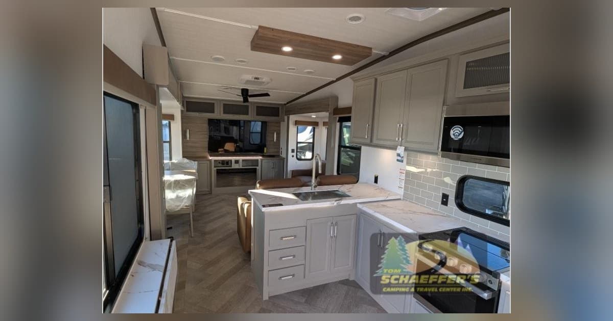 Tom Schaeffer's RV Superstore Adds Hurricane RVs and Sprinter Fifth Wheels to Pennsylvania Inventory