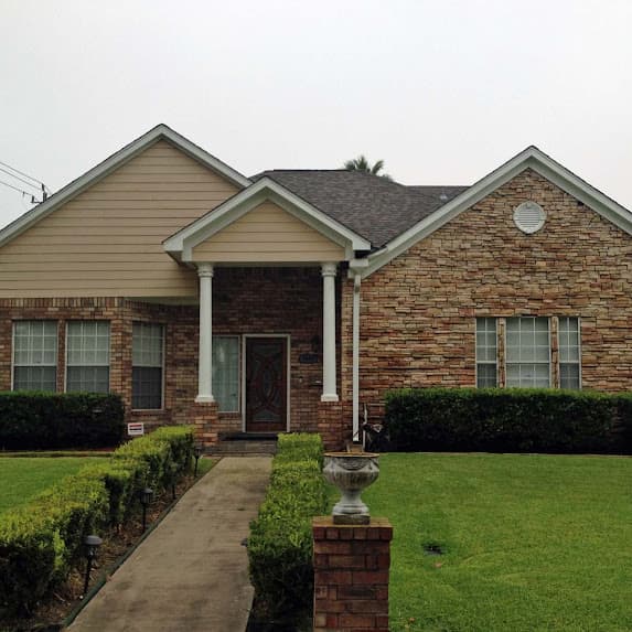 Houston Housing Market Outperforms National Trends Amid Economic Uncertainties