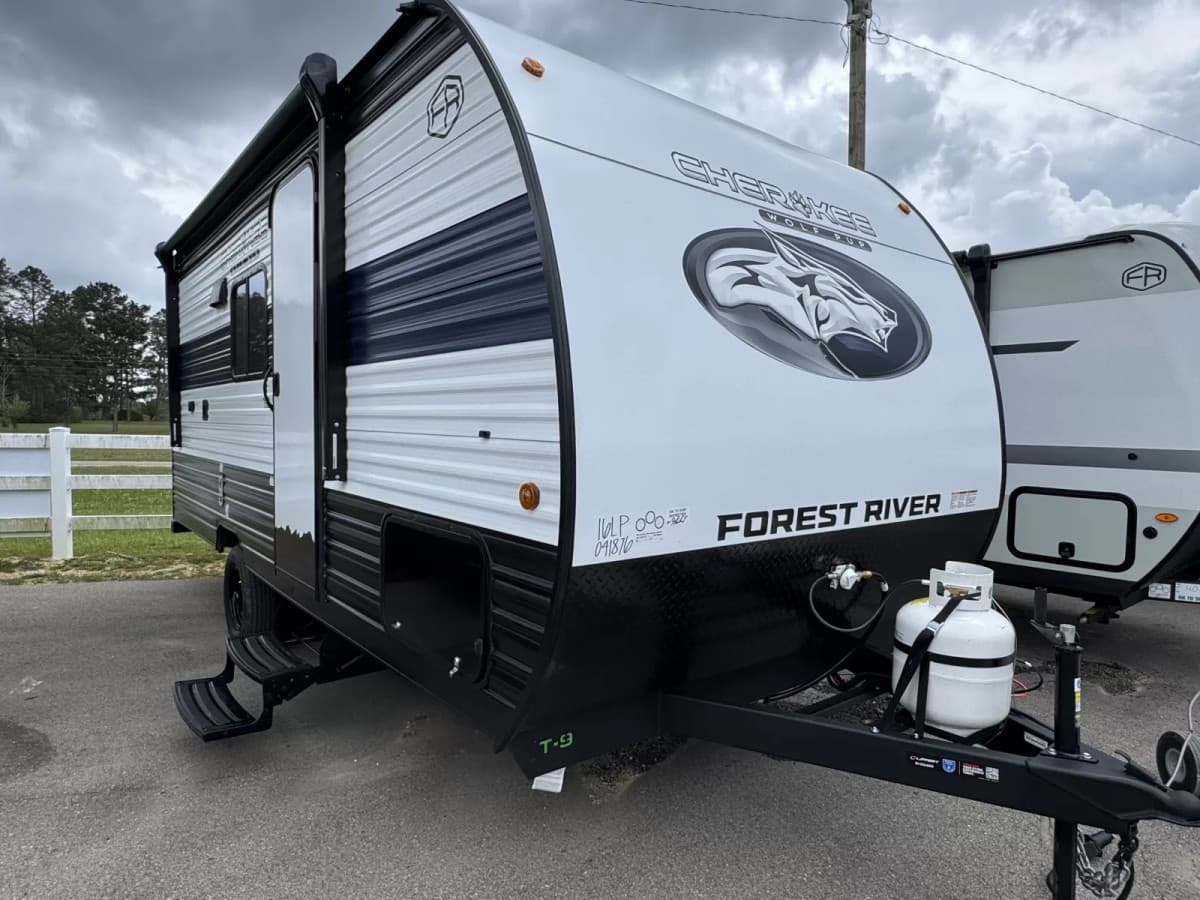 Dad's Camper Outlet Expands Pre-Owned RV Inventory in Gulfport