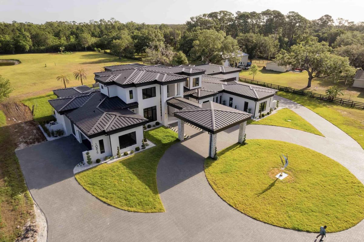 Ballard Custom Homes Elevates Luxury Living in Florida with Custom-Built Residences