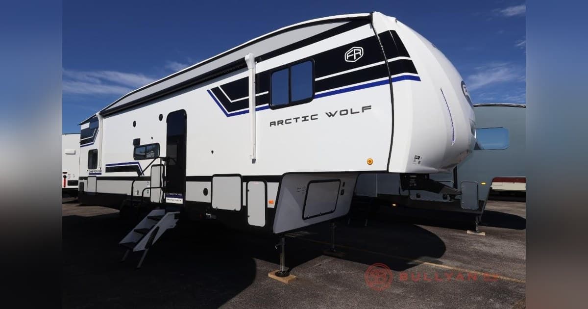 Bullyan RV Center's 2026 Closeout Sale Highlights Toy Haulers, Fifth Wheels, and Used Campers for Minnesota Shoppers