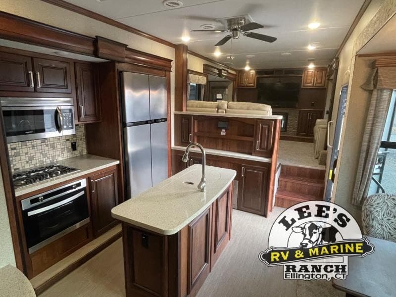 Lee's Auto & RV Ranch Highlights Used RVs for Sale in Connecticut, Including Teardrop Trailers and Fifth-Wheels