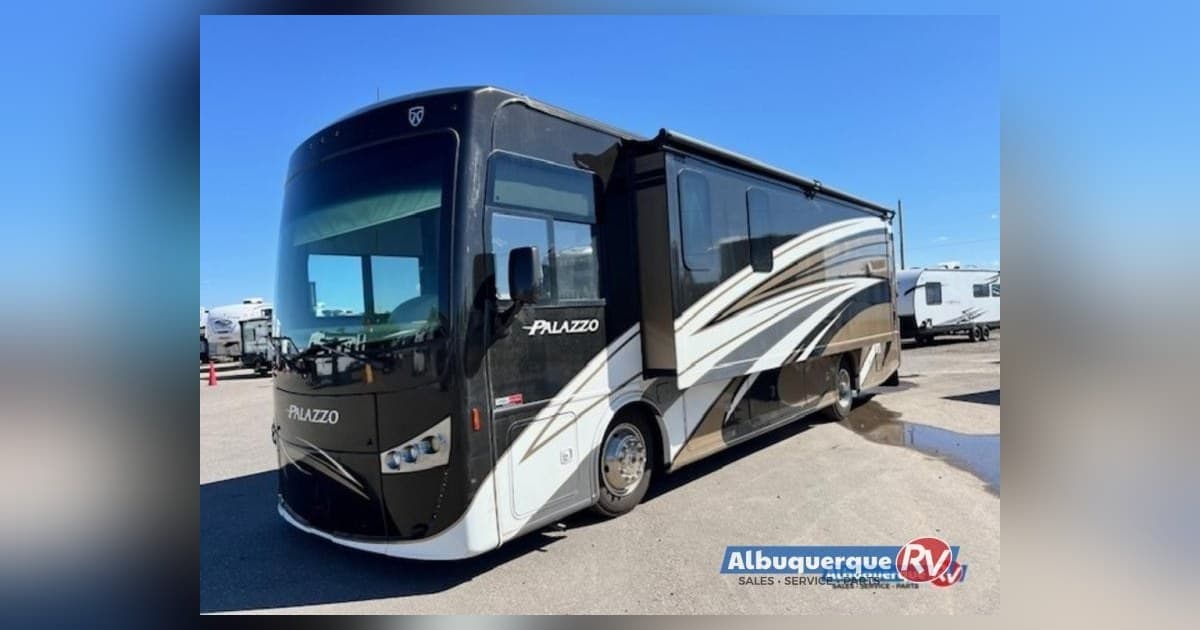Albuquerque RV Highlights Used Motorhomes and Fifth Wheels for New Mexico Buyers