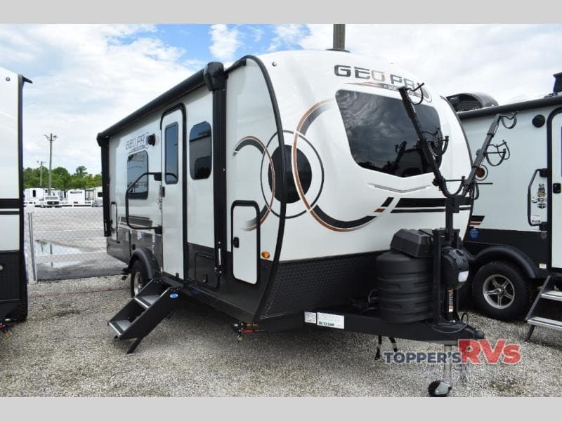 Topper’s RV Expands Camper Sales Lot and Services for Houston Area Buyers