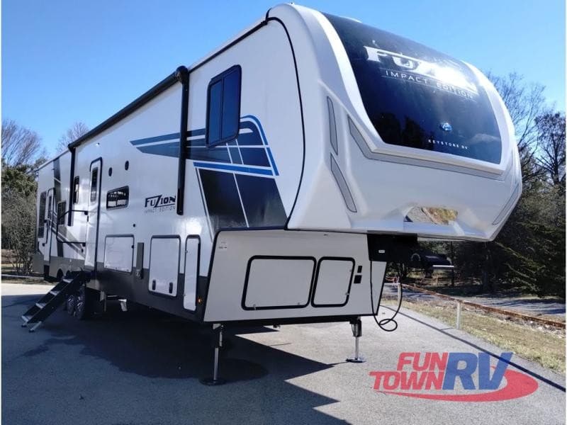 Larry's RV LLC Expands Inventory and Customer Resources at Michigan Dealership