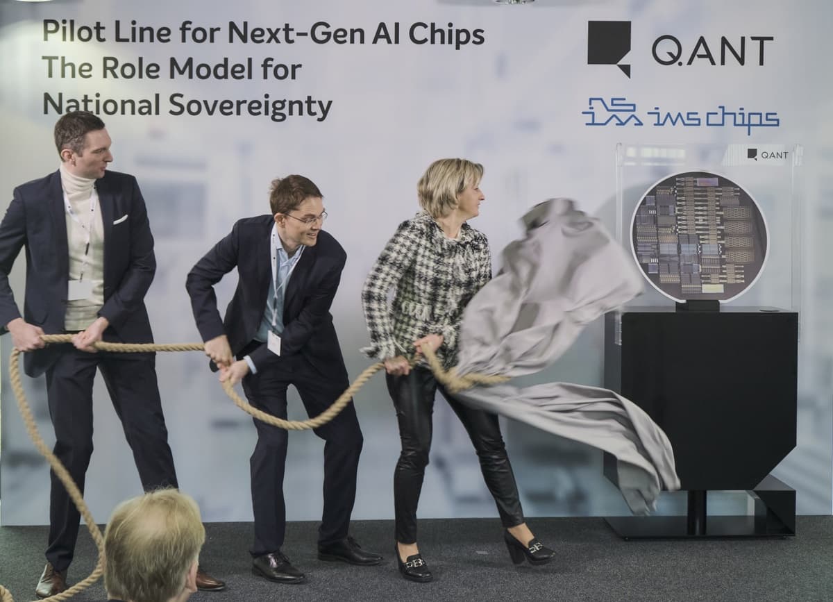 Q.ANT and IMS CHIPS Launch Pioneering Photonic AI Chip Production Line