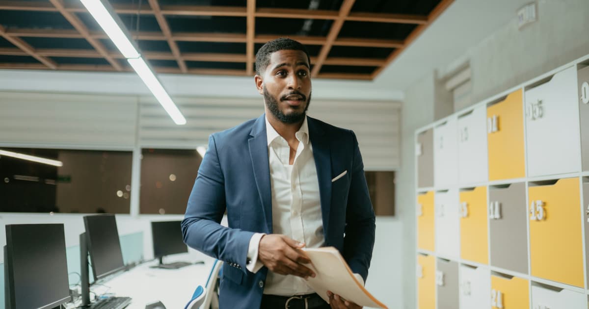 Gold Prices Surge to Record High Amid Government Shutdown Concerns and Rate Cut Expectations