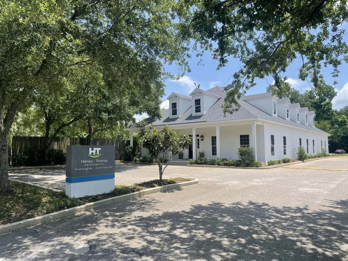 Harvey & Thomas Orthodontics Elevates Smile Transformations in Fairhope, AL with Personalized Care and Advanced Options